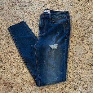 NEW Black Daisy Selina Destructed Skinny